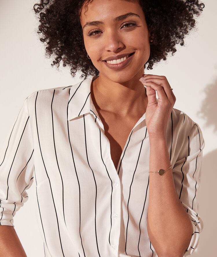 Camisa estampado de rayas crudo.