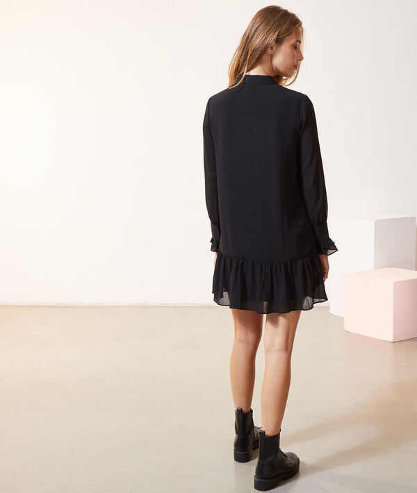 Robe boutonnée, détails plissés Robe boutonnée, détails plissés