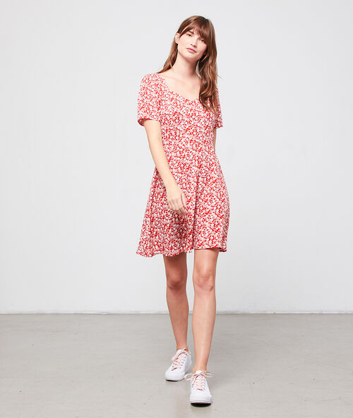 Vestido estampado floral rojo.
