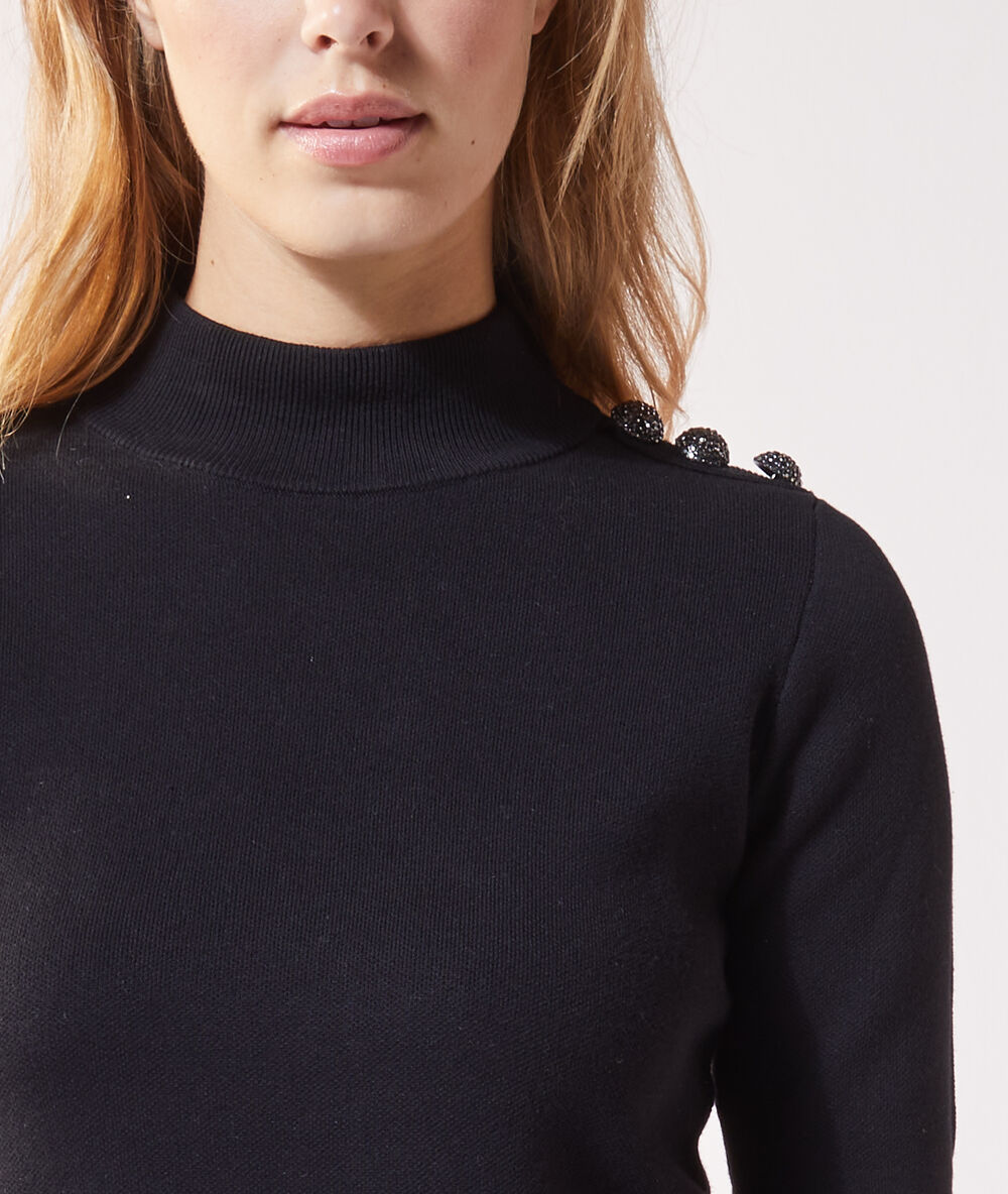 Jersey fino con botones laterales negro.