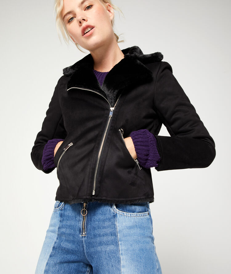 Chaqueta biker con forro negro.