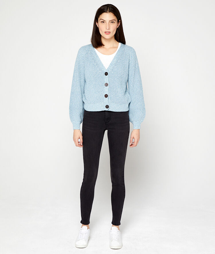 Chaqueta de punto grueso azul cielo.