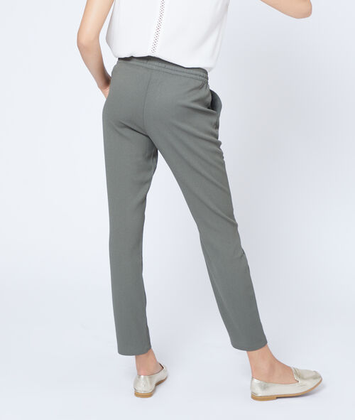 Pantalón alto con cinturón Pantalón alto con cinturón