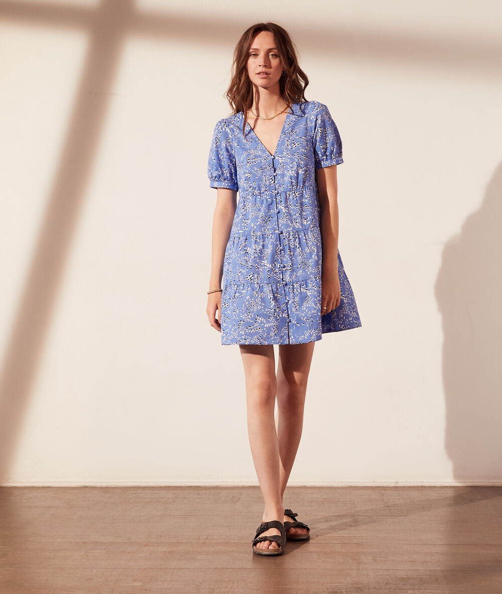 Vestido camisero, corte evasé cielo.