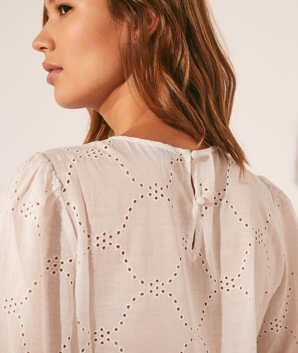 Blusa bordados ingleses crudo.