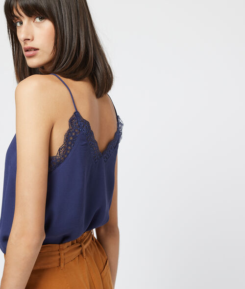Camisola escotada de guipur Camisola escotada de guipur