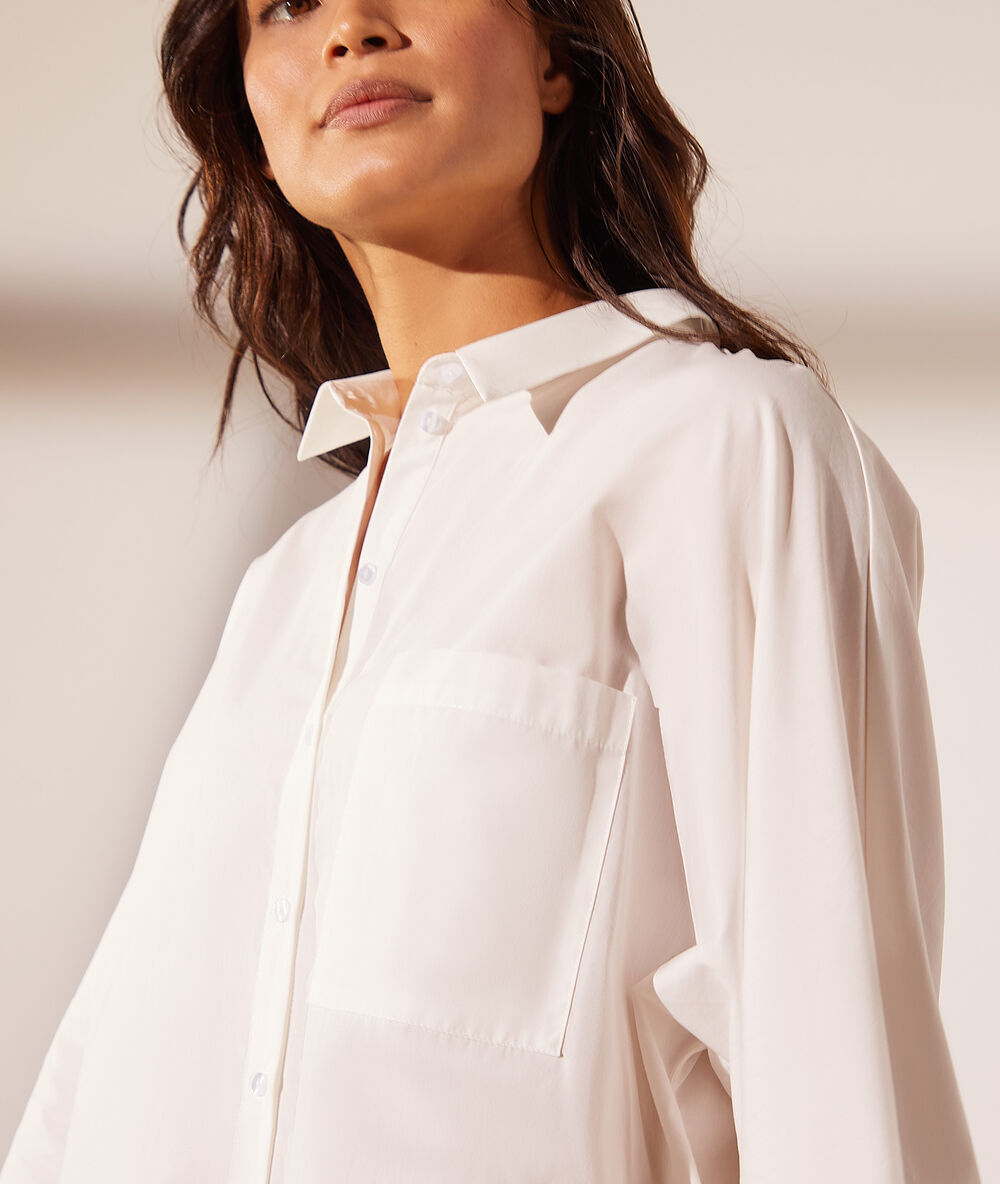 Vestido camisero liso crudo.