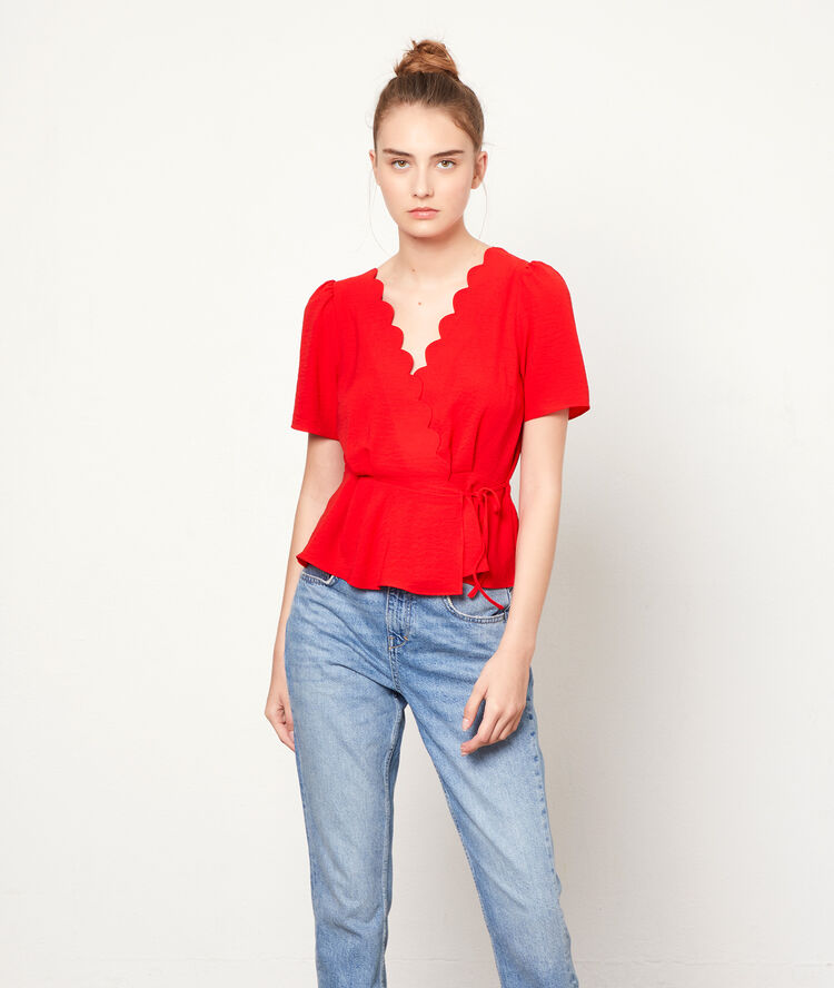 Blusa escote cruzado rojo.