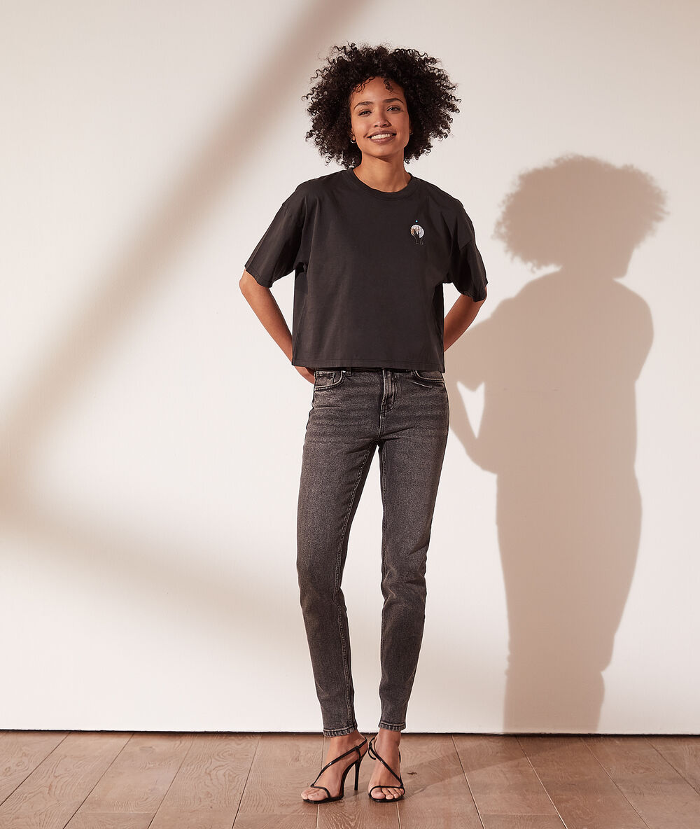 Camiseta estampado luna negro.