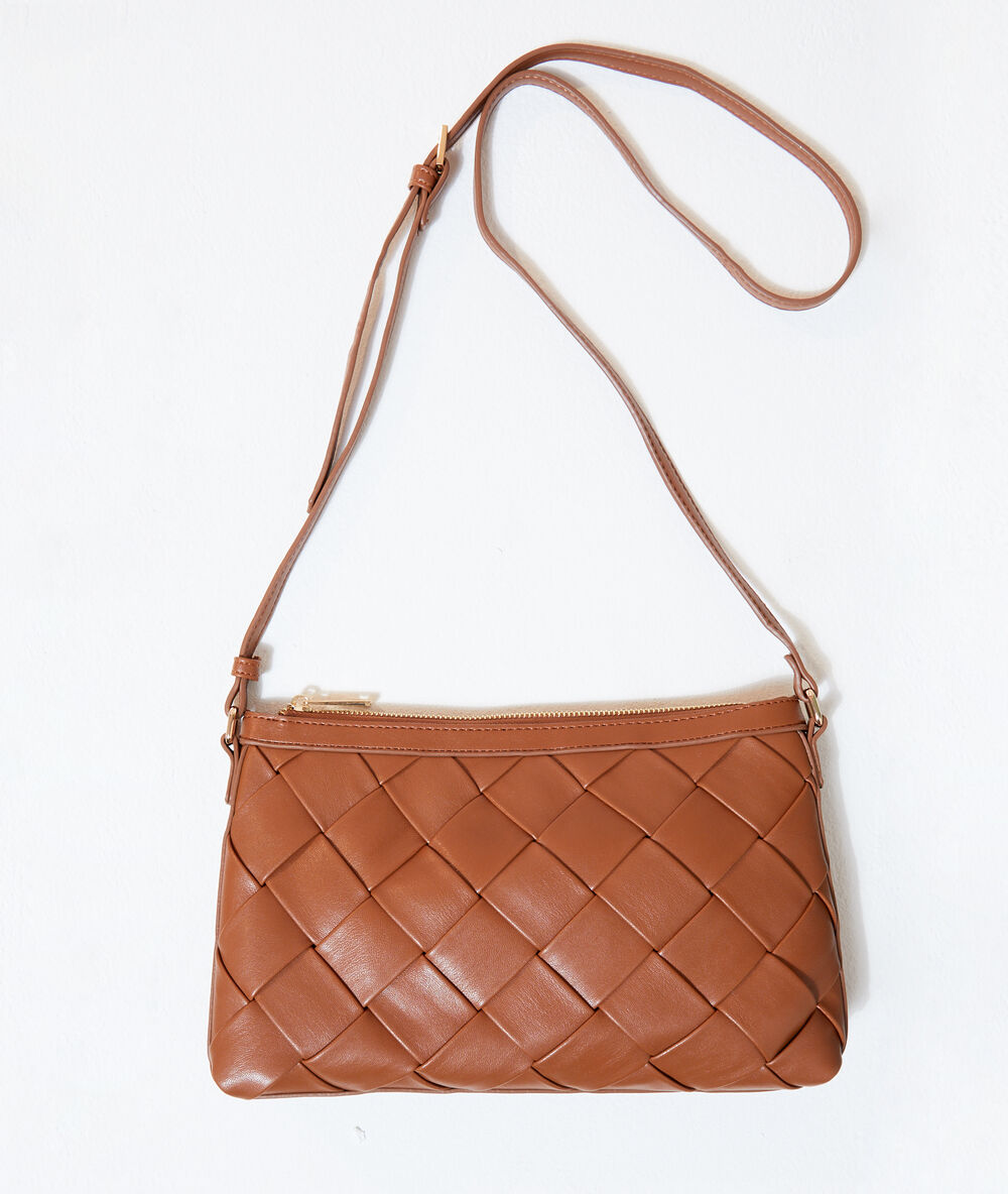 Bolso bandolera trenzado tabaco.