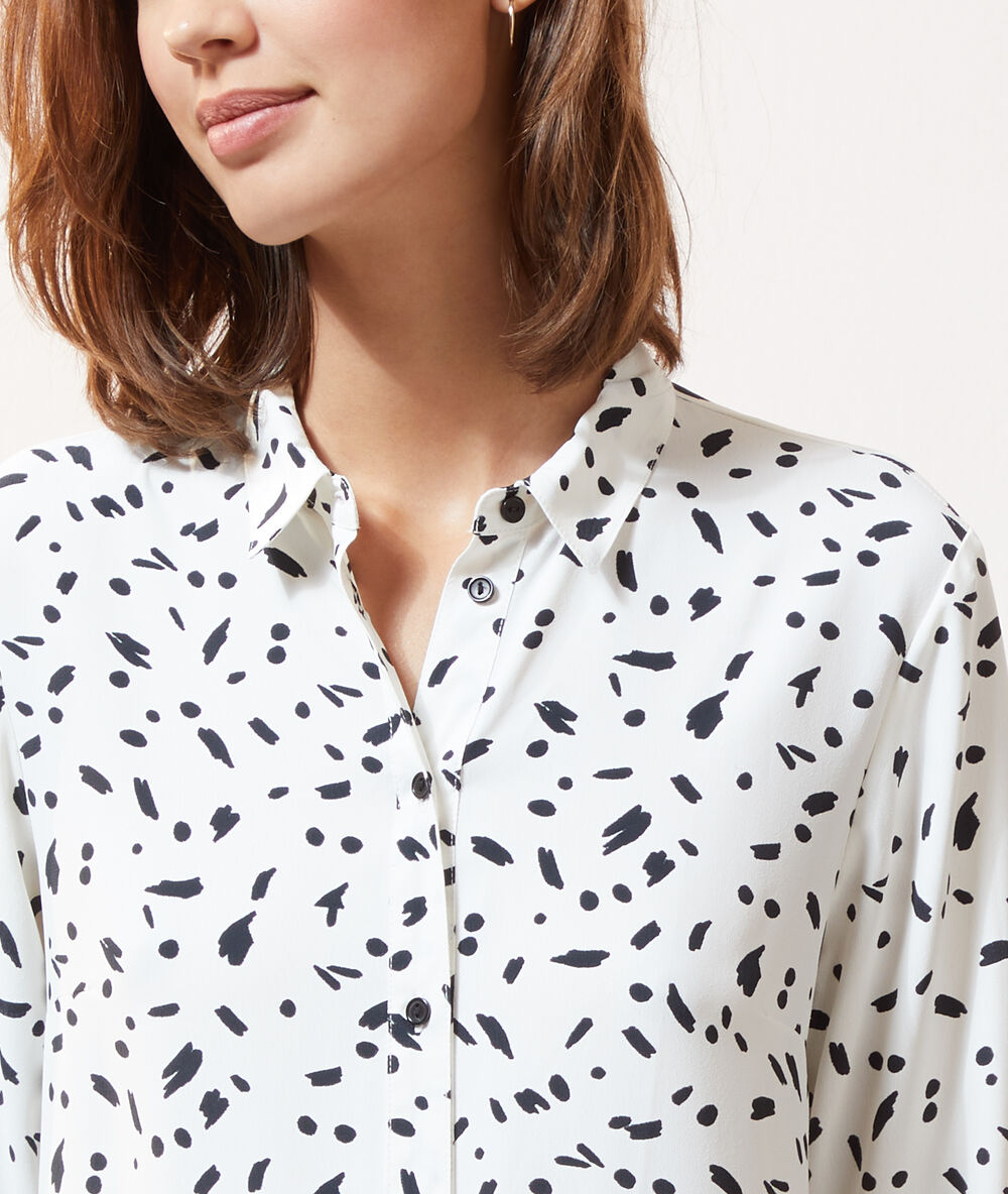 Vestido camisero estampado crudo.