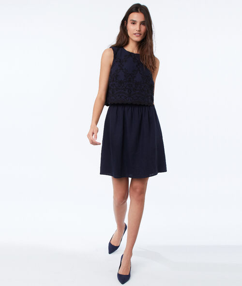 Vestido con bordados Vestido con bordados