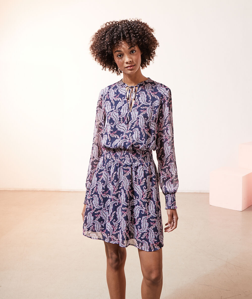 Robe fluide smockée imprimé fleuri prune.