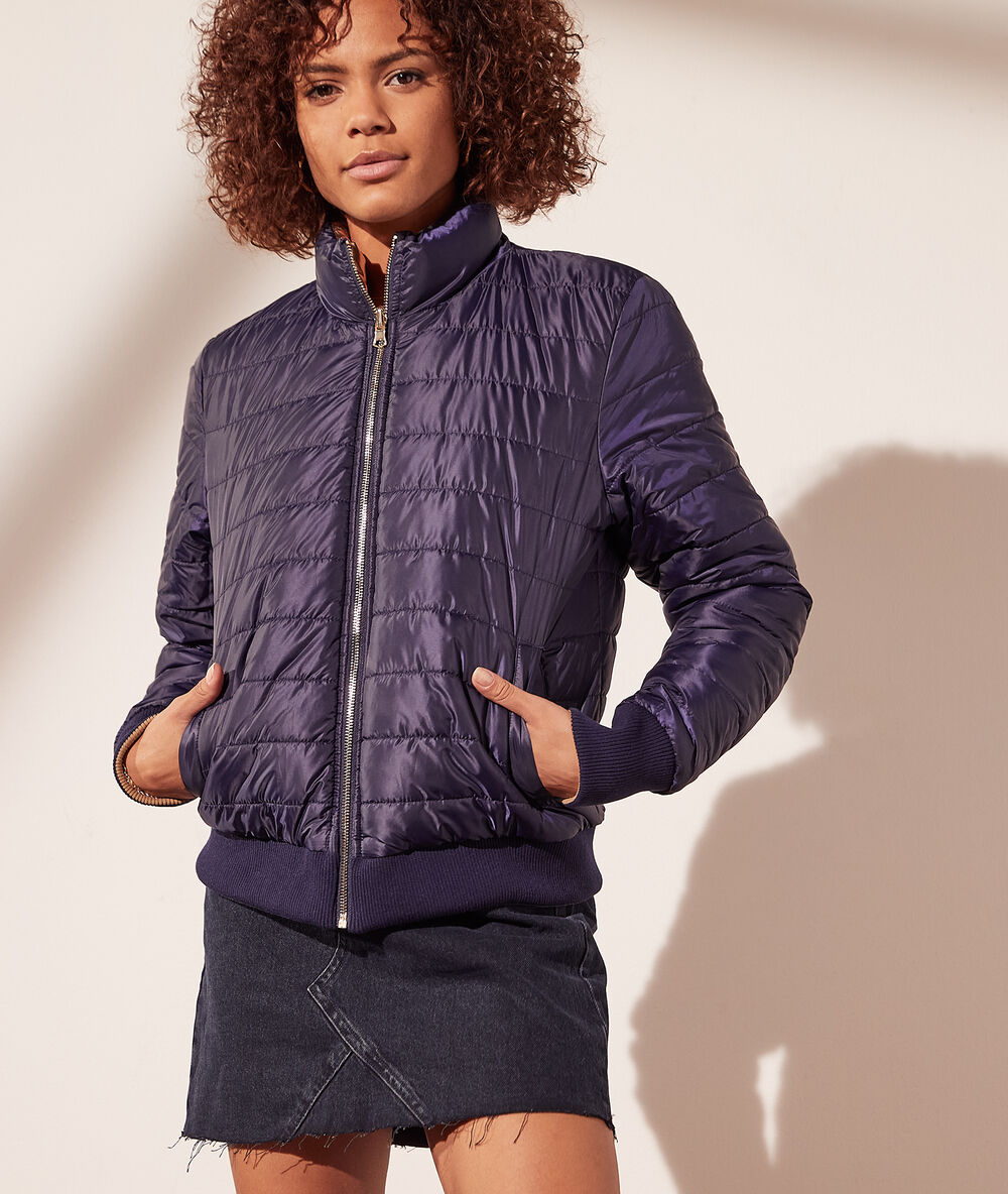Chaqueta acolchada reversible oro.
