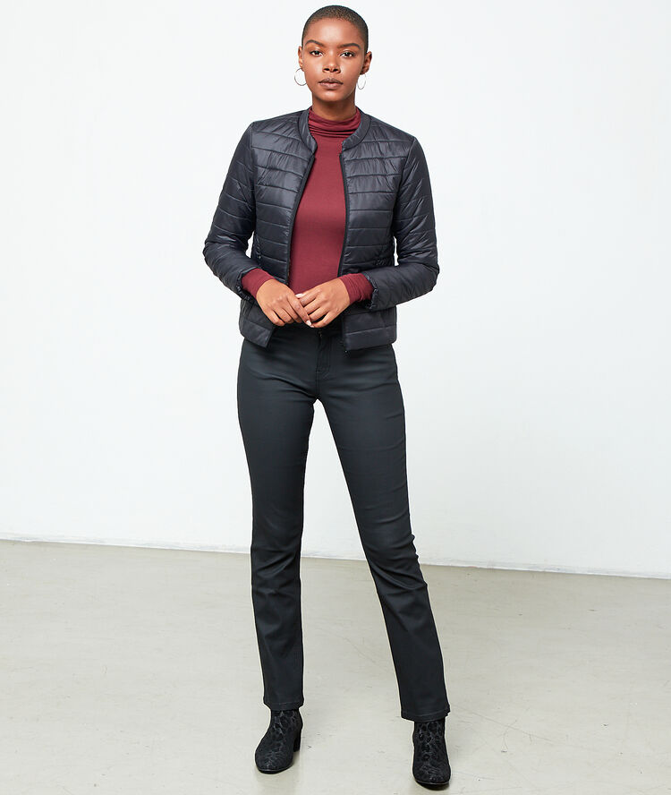 Chaqueta corta negro.