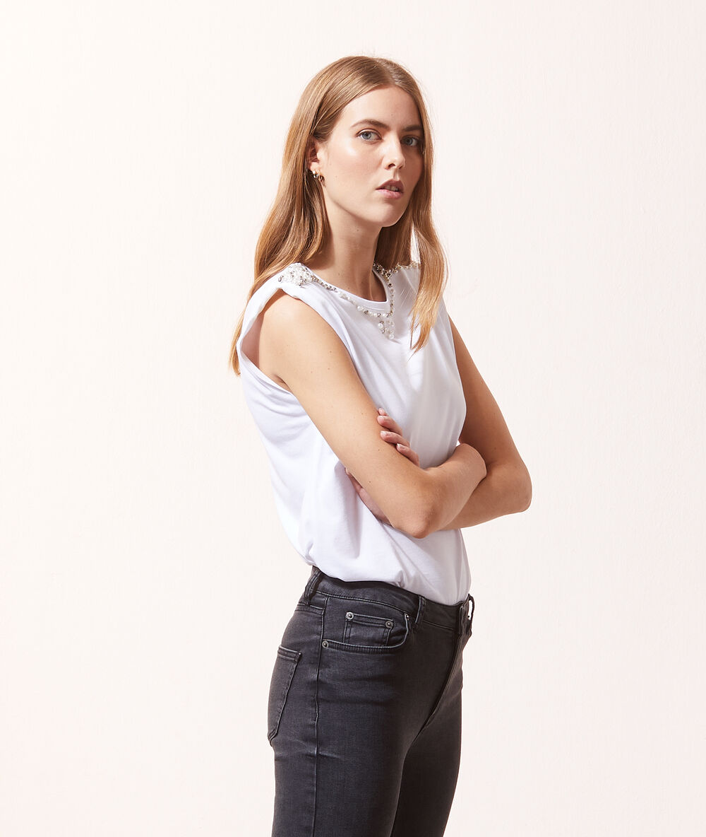 Camiseta con perlas blanco.
