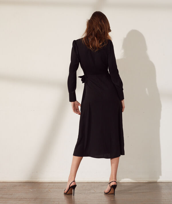 Vestido midi escote cruzado Vestido midi escote cruzado