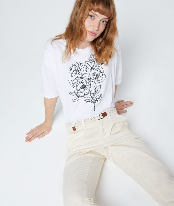 Camiseta bordada de rosas Camiseta bordada de rosas