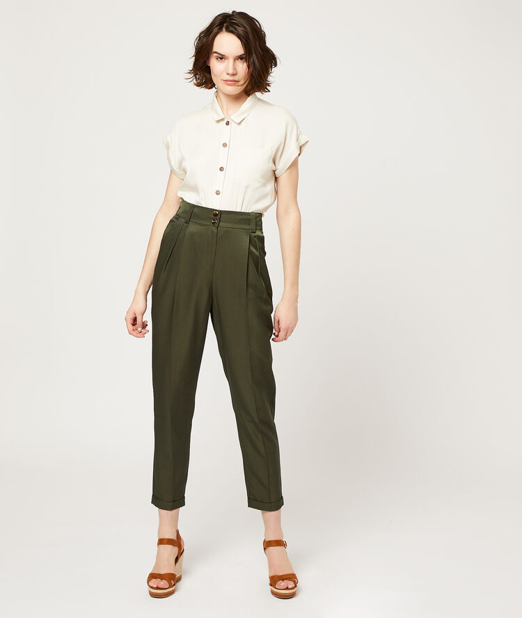 Pantalón de talle alto caqui.