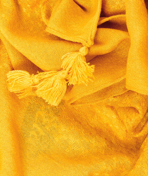 Pañuelo con pompones Pañuelo con pompones