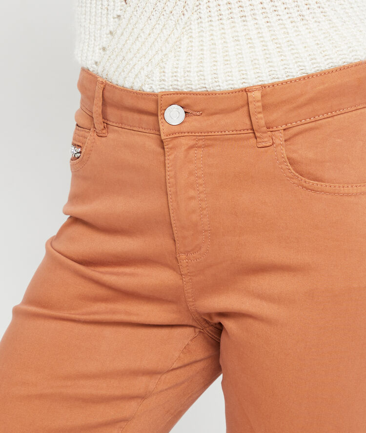 Pantalón ajustado de algodón tierra.