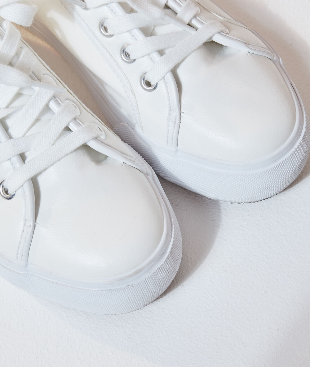 Baskets unies blanc.