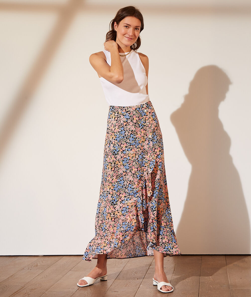 Falda larga estampado floral negro.
