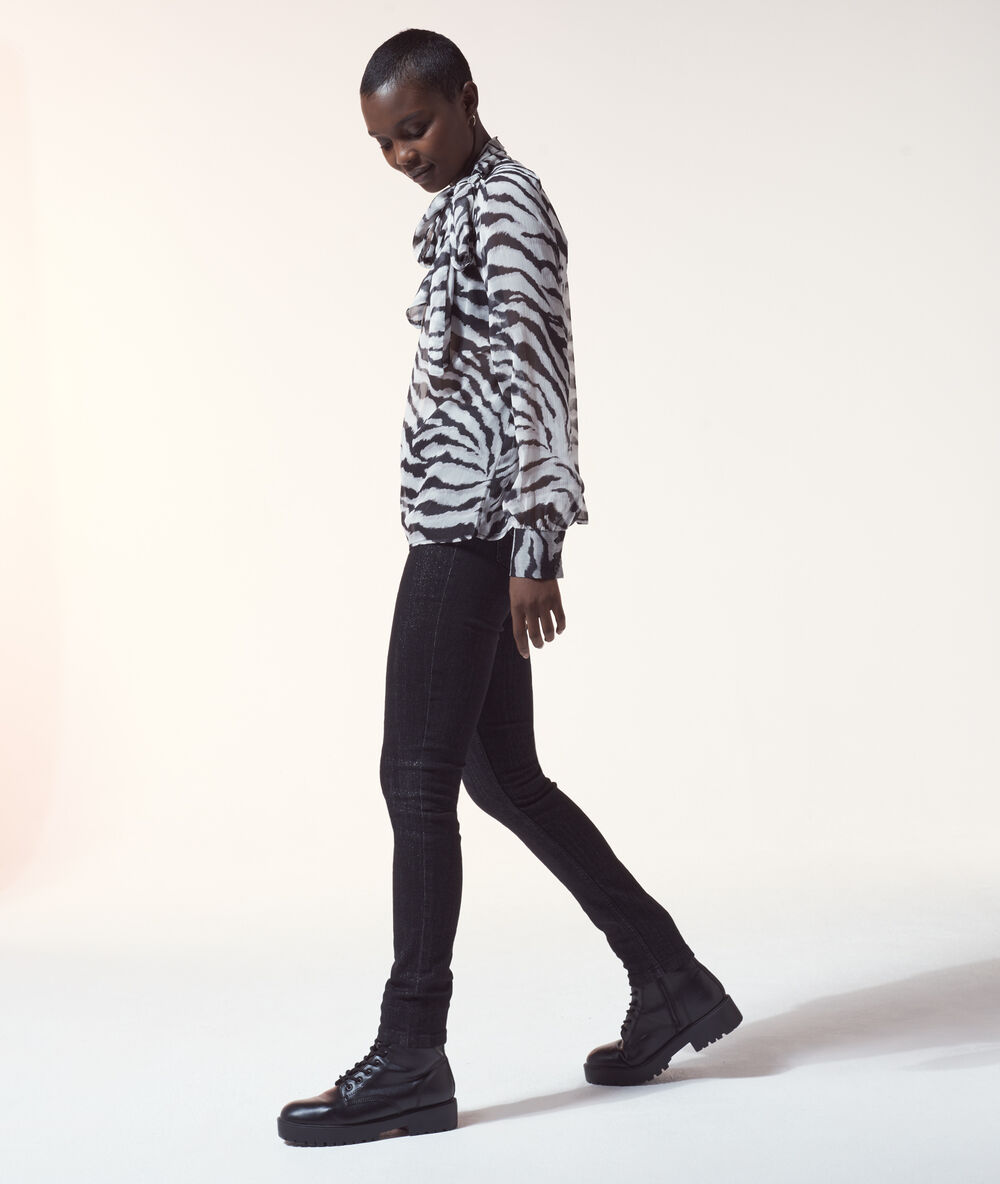 Blouse col lavalière imprimé zébré blanc.