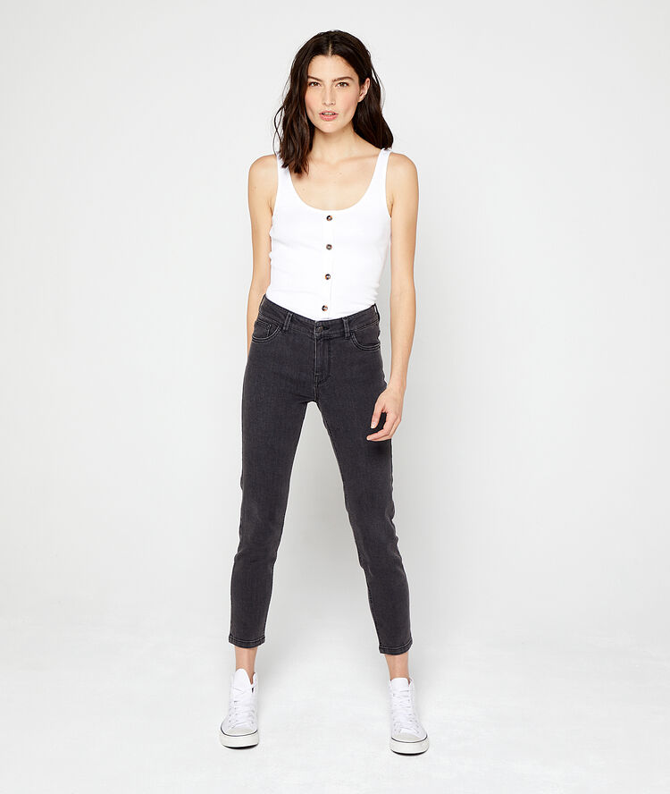 Camiseta abotonada blanco.