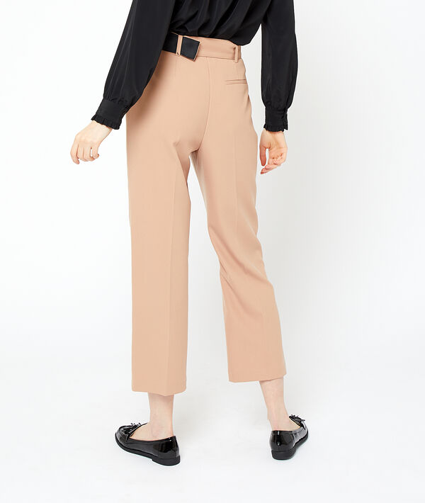 Pantalón talle alto con cinturón Pantalón talle alto con cinturón