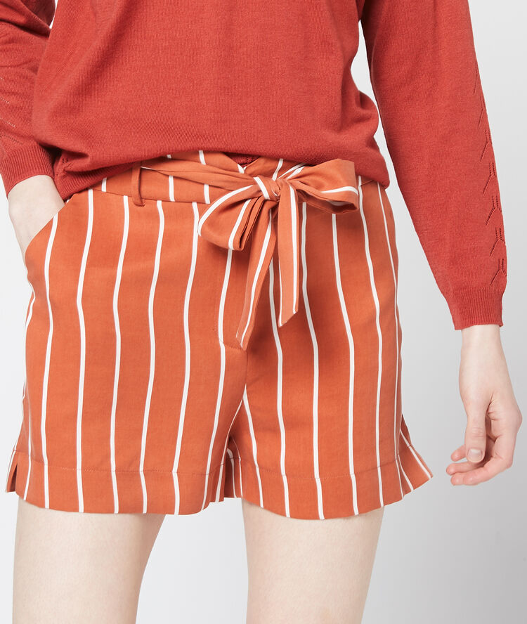 Short a rayas en tencel naranja.