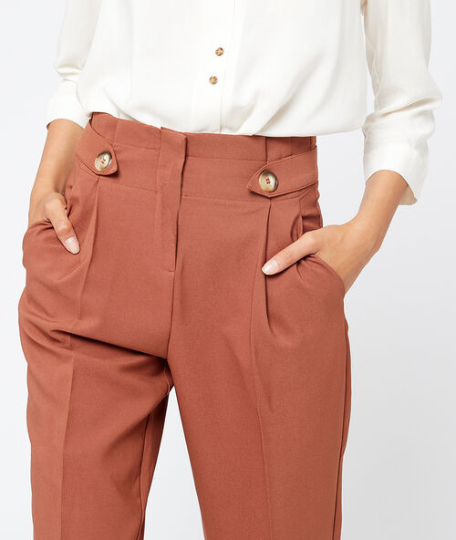 Pantalón cigarette de pinza sabana.