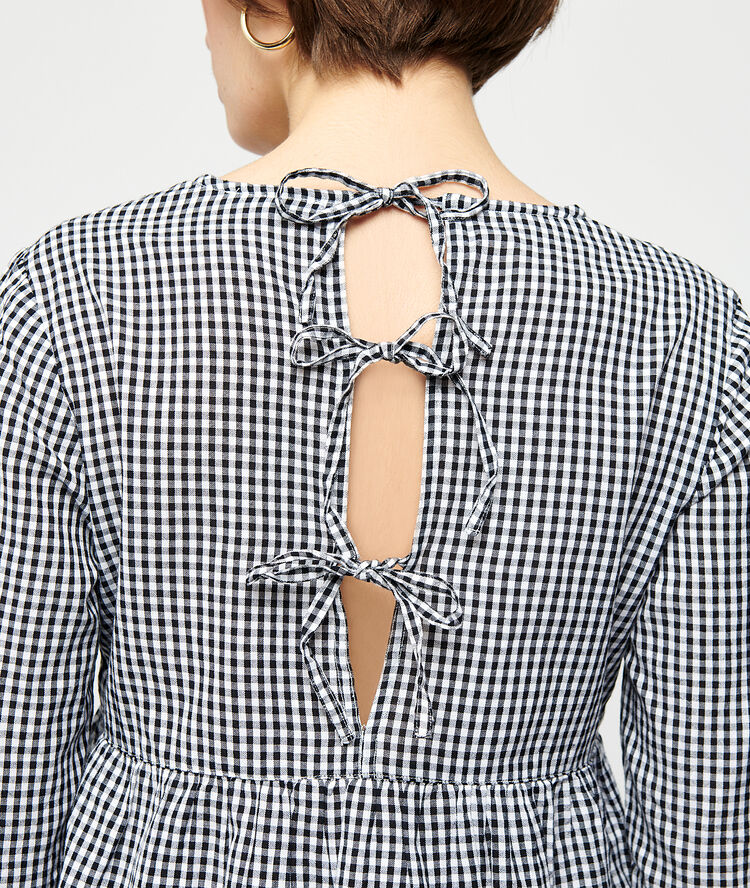Blusa estampado vichy negro.