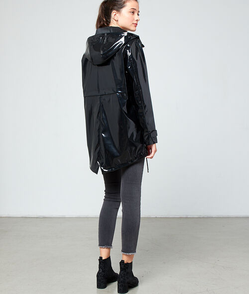 Impermeable con capucha efecto vinilo Impermeable con capucha efecto vinilo