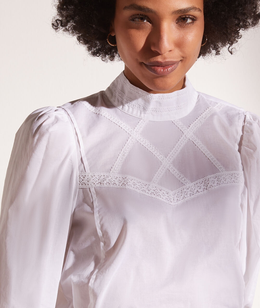 Blusa romántica blanco.