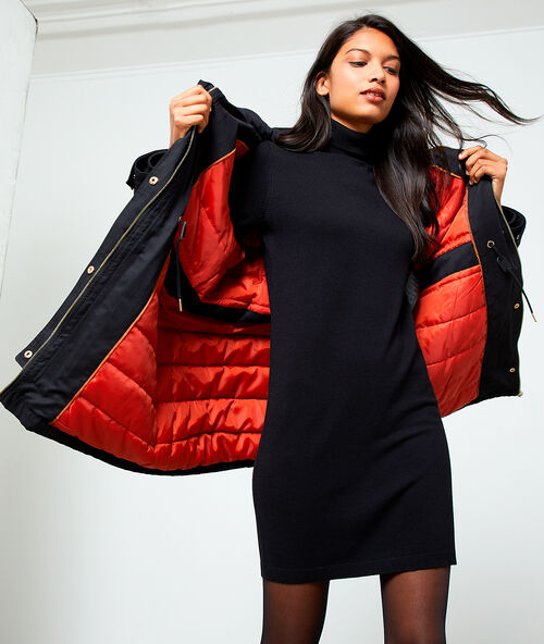 Parka forrada con capucha negro.