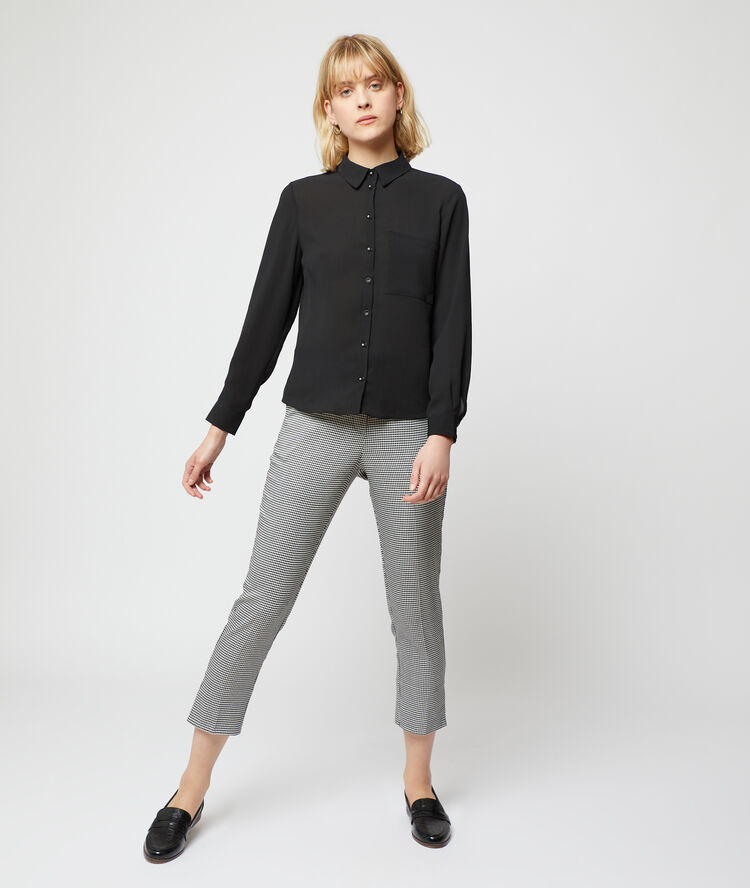 Camisa lisa negro.