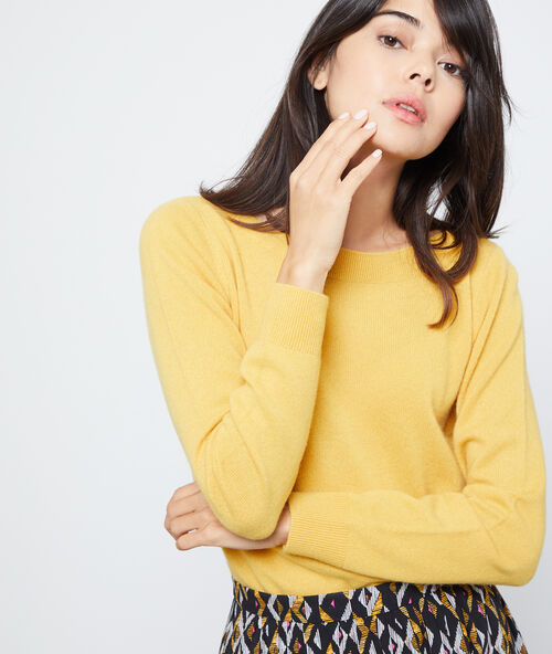 Su&eacute;ter cuello de barco de cachemir c.ocre.