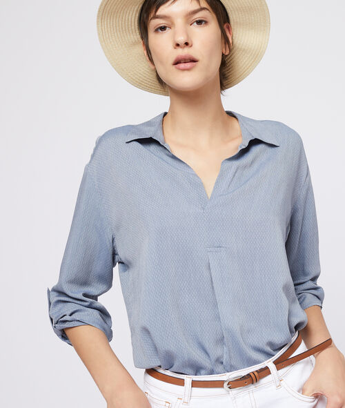 Blusa texturizada cuello en V Blusa texturizada cuello en V