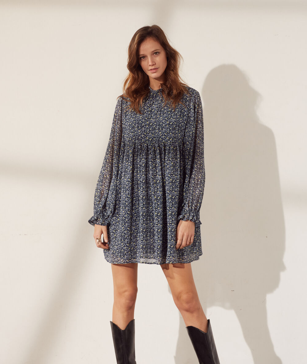 Vestido corto estampado azul gris.