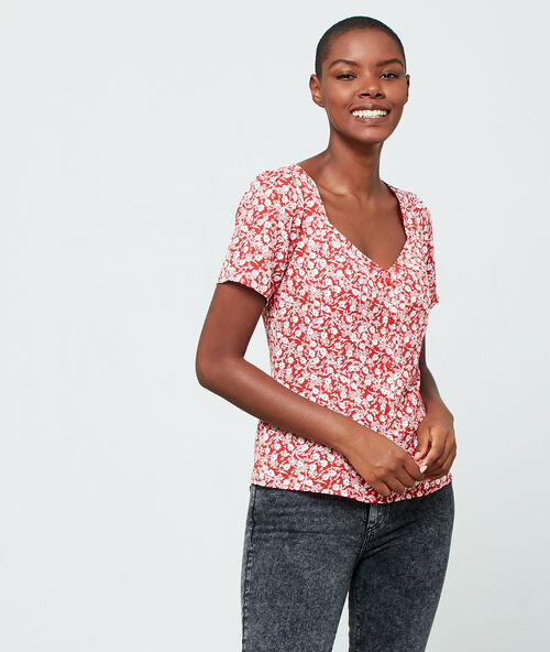 Camisa de manga corta carm&iacute;n.