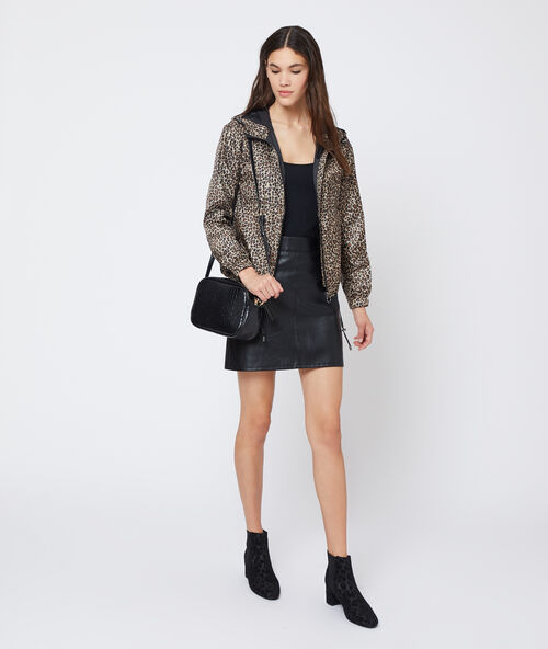 Sac besace effet croco noir.