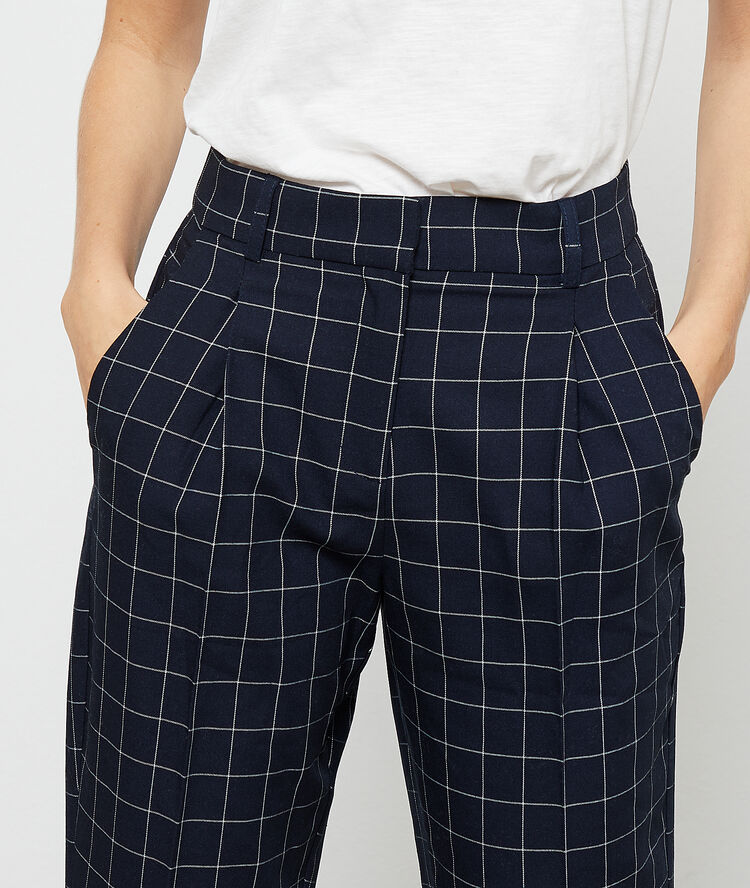Pantalón talle alto de cuadros azul marino.