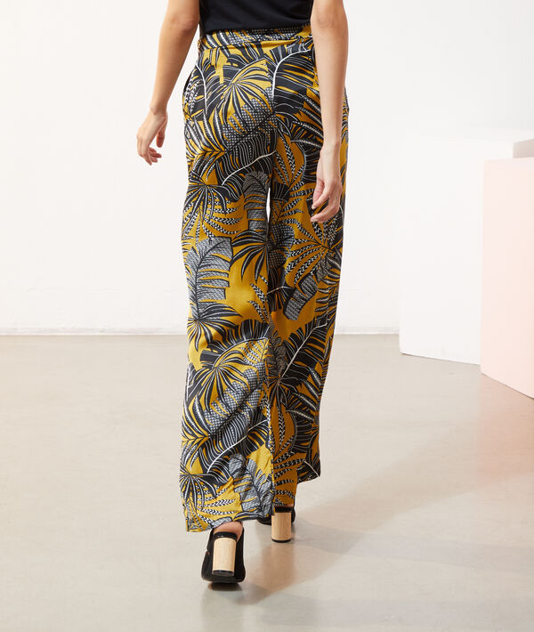 Pantalón estampado hojas Pantalón estampado hojas