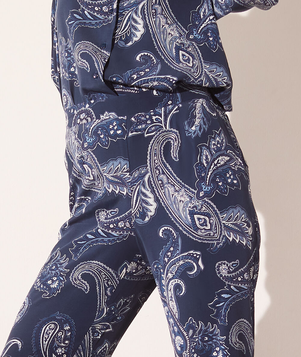 Pantalón estampado bandana azul marino.