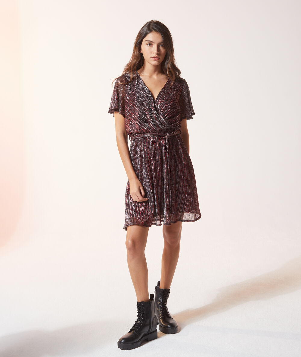 Vestido metalizado cereza.