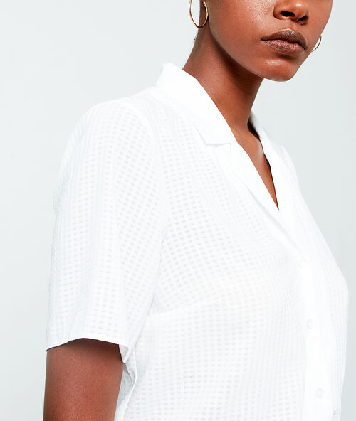 Camisa efecto texturizado crudo.