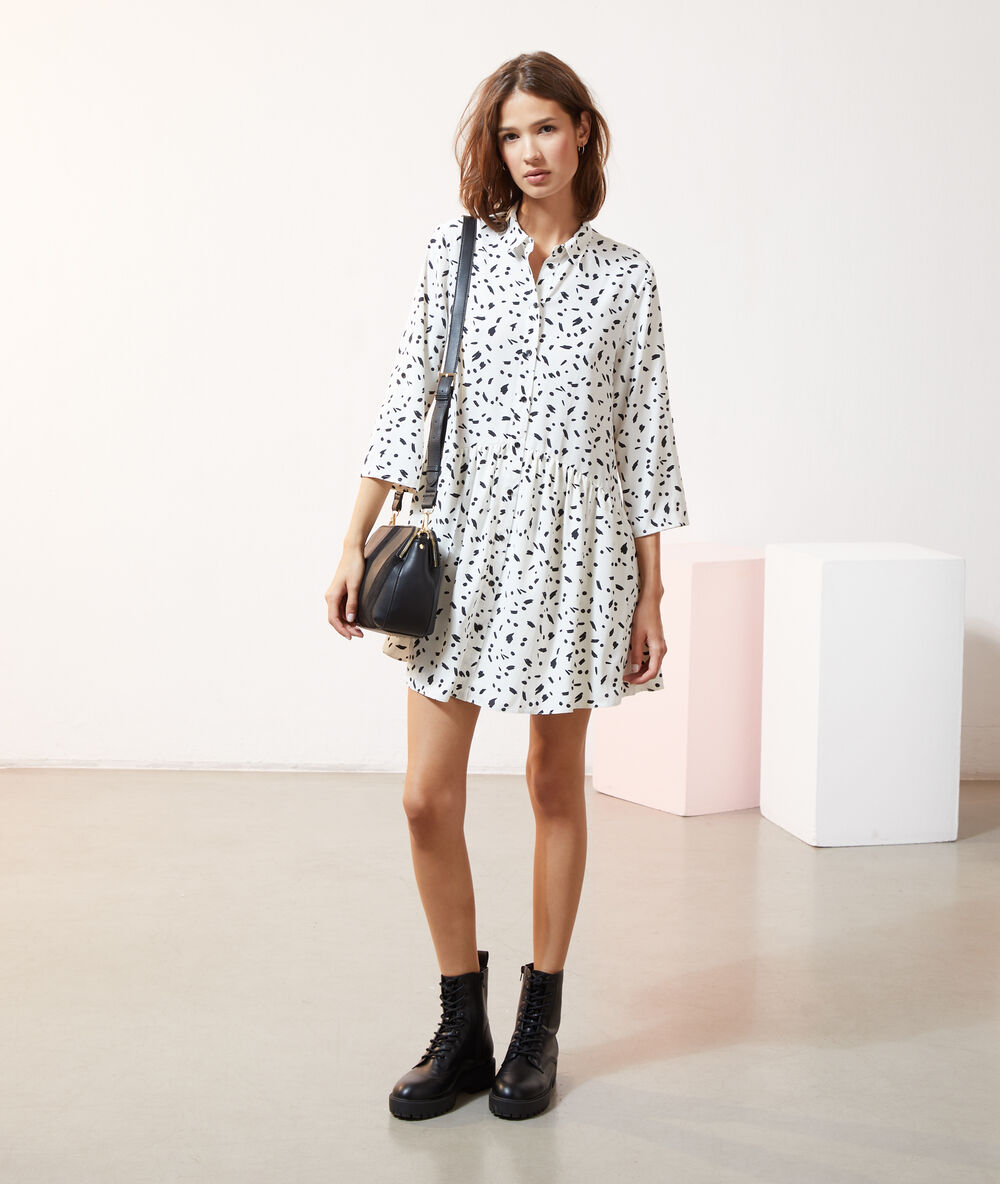 Vestido camisero estampado crudo.