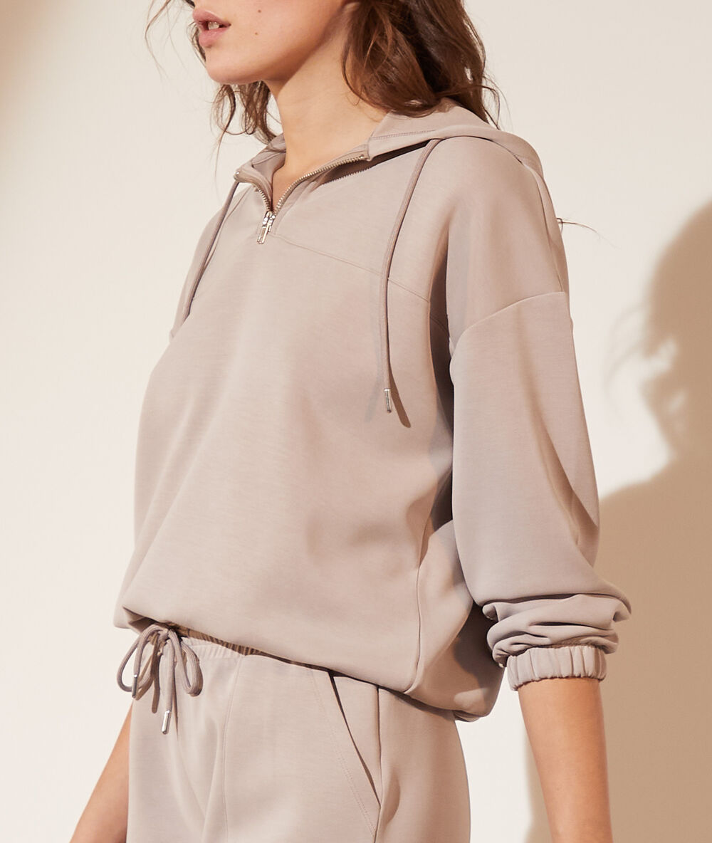 Sudadera con capucha arena.