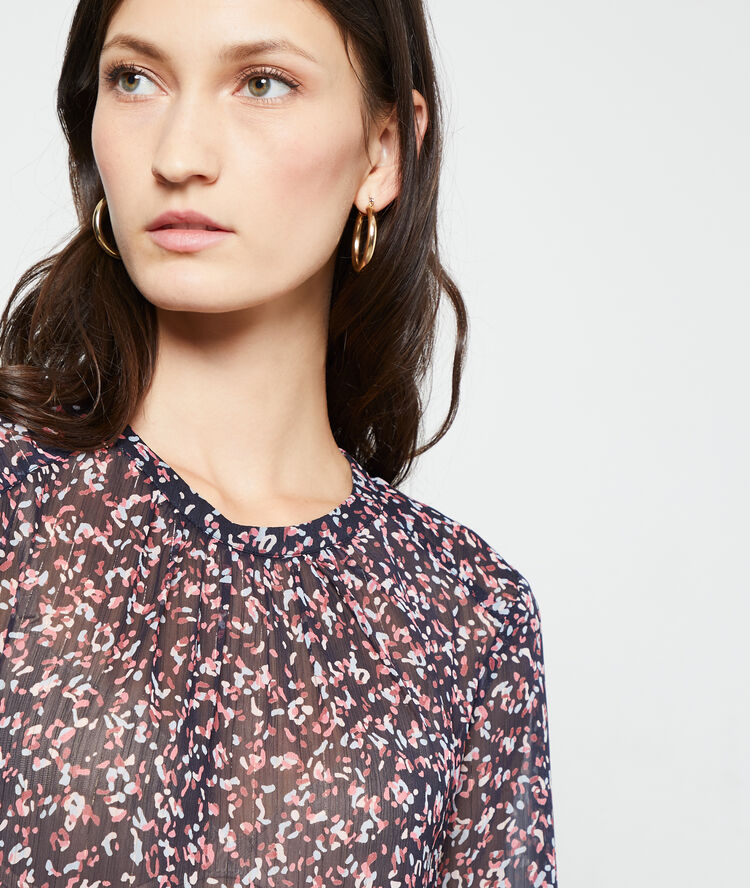 Blusa efecto transparente azul marino.